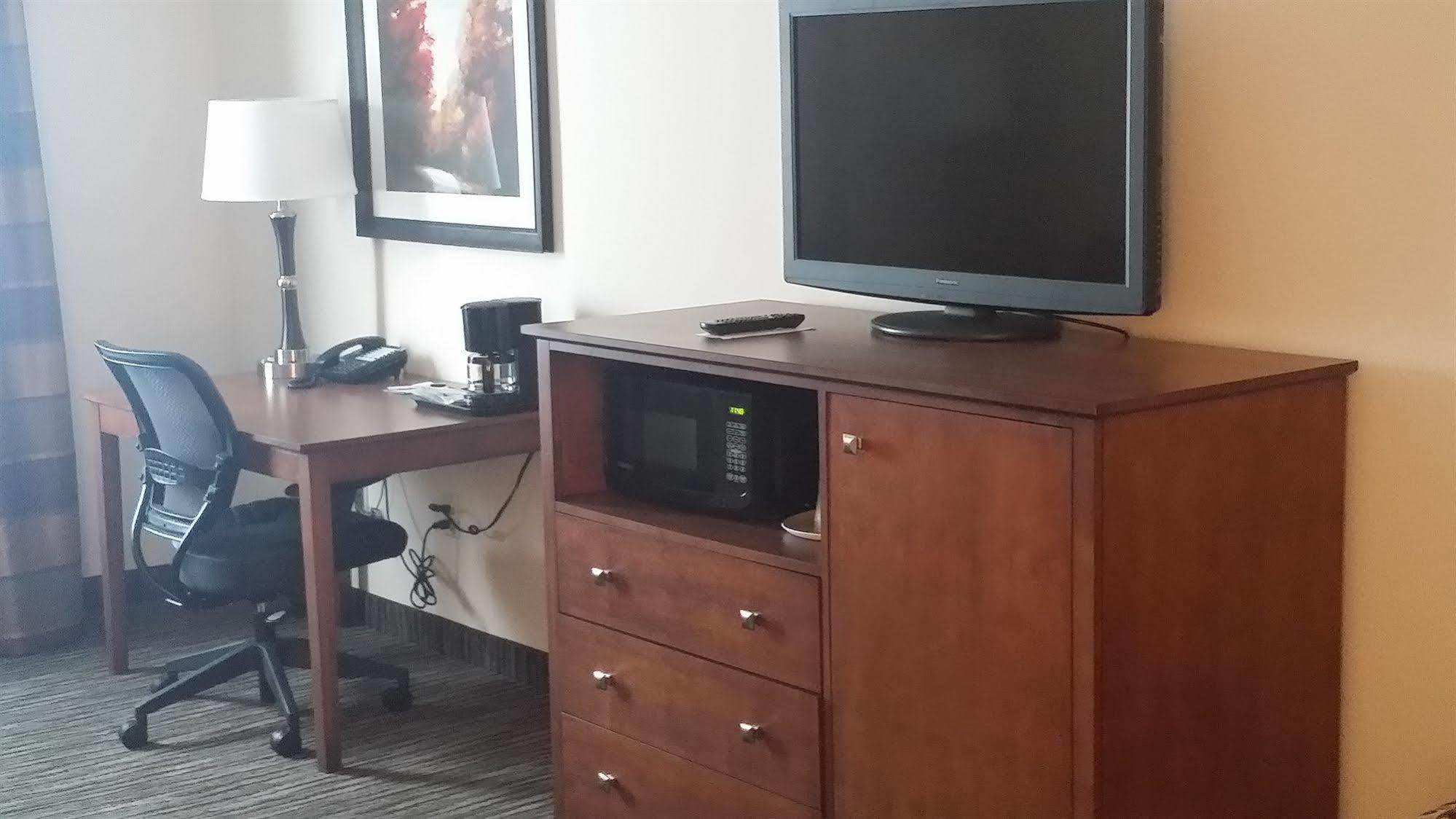 American Inn & Suites Parkers Prairie 外观 照片